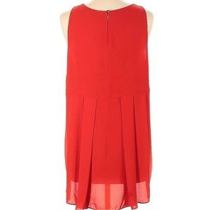 EUC- Vince Camuto Pleated Back Poly Chiffon Sleeveless Tunic